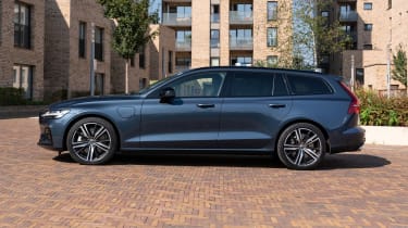 Volvo V60 Recharge hybrid review 2022 | Carbuyer